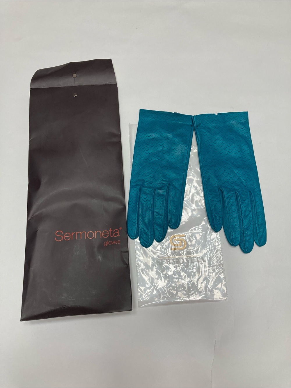 Sermoneta leather gloves